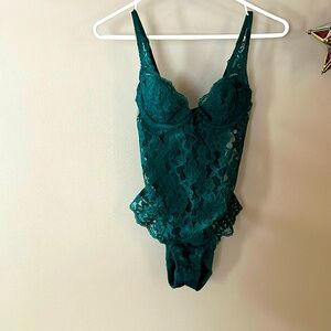 34b emerald green Victoria’s Secret